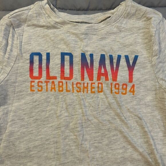 4t old navy shirt - Picture 2 of 3